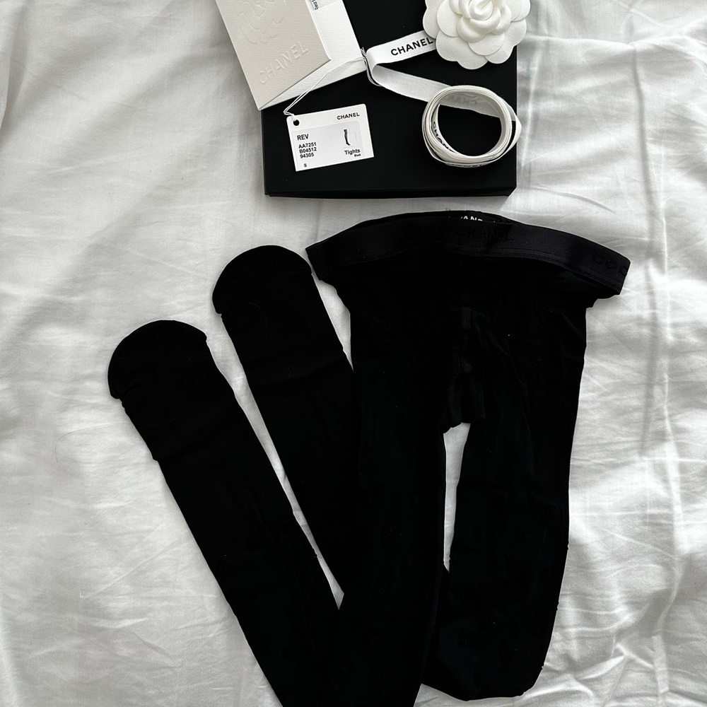 ❌SOLD ELSEWHERE❌BNIB CHANEL BLACK TIGHTS CC LOGO. SIZE: SMALL. 2023 BOUTIQUE F - Picture 5 of 11
